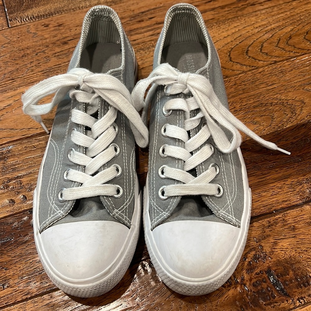 Mossimo “look a like Converse”